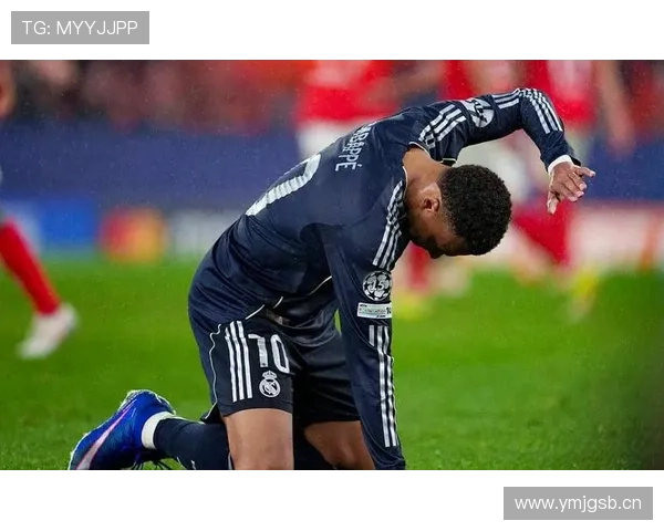 姆巴佩荣膺最佳新秀，表现稳健助力球队书写足球历史新篇章